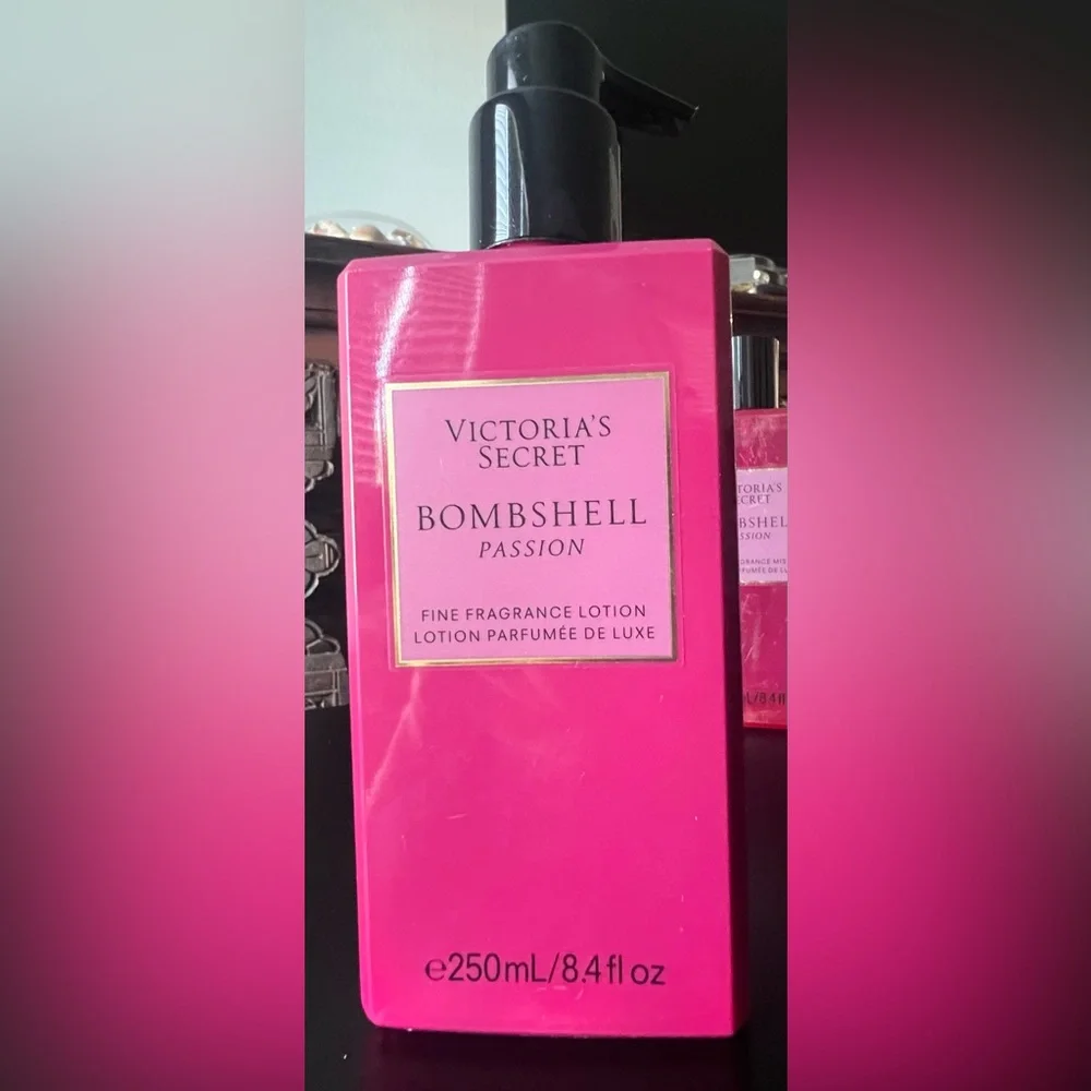NWT VICTORIA’S SECRET BOMBSHELL PASSION 8.4 OZ/250 ML~Body Mist AND BODY Lotion~ - Picture 6 of 8